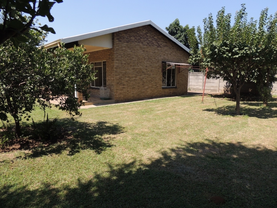 4 Bedroom Property for Sale in Oos Einde North West